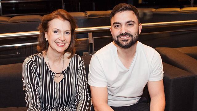 Diana Mondino junto al presidente de la Asociación de Jóvenes Empresarios, José Luis Acevedo.