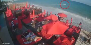 El momento de la huida de los sicarios que habrían asesinado a Federico Mazzoni, en Playa del Carmen.