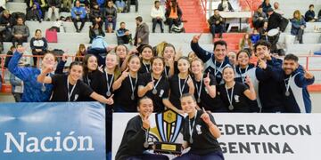 las nenas de San Luis se consagraron campeonas en el Argentino de handball menores y ascendieron