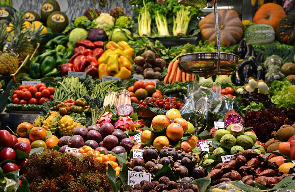 En el mes de abril, frutas y verduras tuvieron alzas del 180% y superaron la inflación interanual general