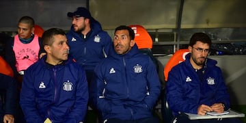El debut de Carlos Tevez como DT de Talleres fue con derrota frente a San Lorenoz (Nicolás Bravo / La Voz).