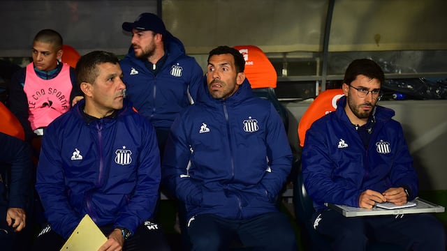 El debut de Carlos Tevez como DT de Talleres fue con derrota frente a San Lorenoz (Nicolás Bravo / La Voz).