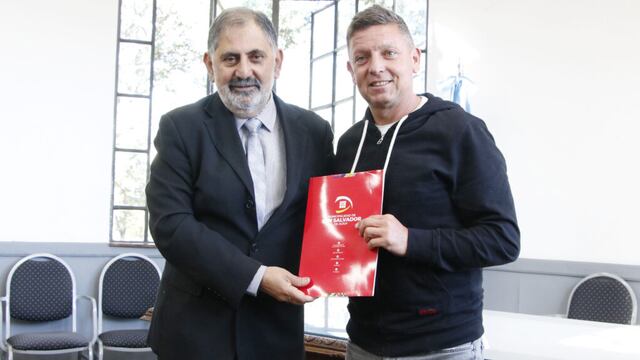 Guillermo Javier Ortelli, el "Rey de Copas" del TC, es homenajeado en Jujuy este miérccoles por su destacada trayectoria en el automovilismo nacional.