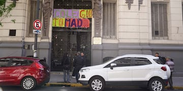 Por la toma de colegios en Buenos Aires, las clases se extenderán hasta fines de diciembre. Foto: Los Andes.