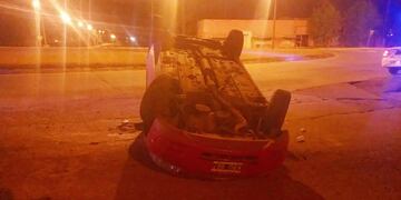 Vuelco en Av. Consitituyente y la Ruta 228