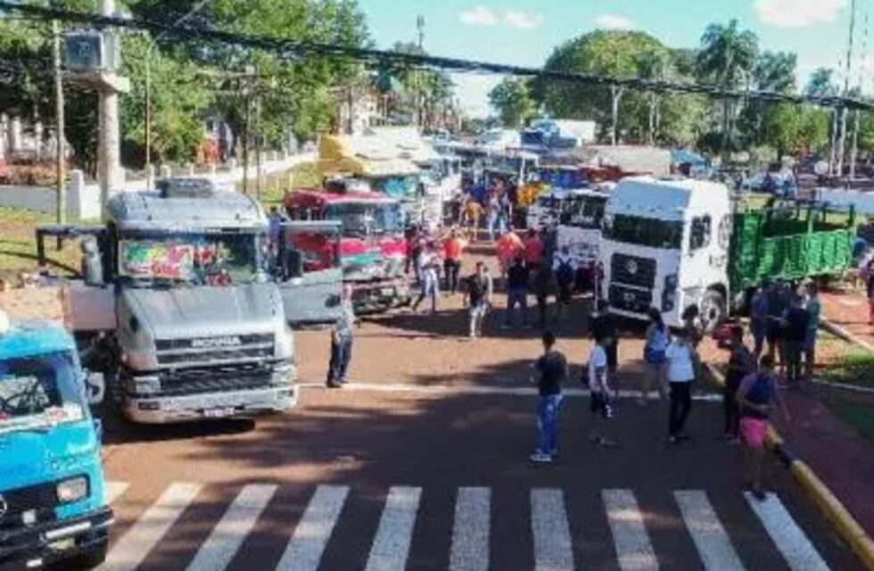 Exitoso primer encuentro de camiones en Campo Viera