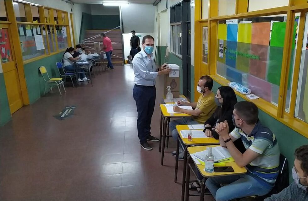 Martín Gill votó en Villa María y expresó: “Tenemos que trabajar por la reconstrucción de Argentina”