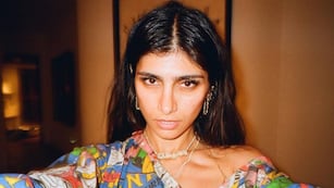 Mia Khalifa conquistó en su faceta como modelo con un vestido ajustado