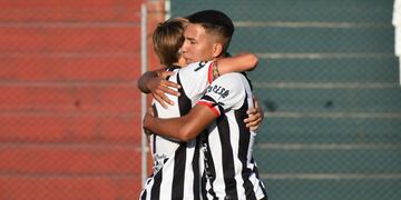 Argentino Peñarol defiende la punta en La Lomita, ante la U.