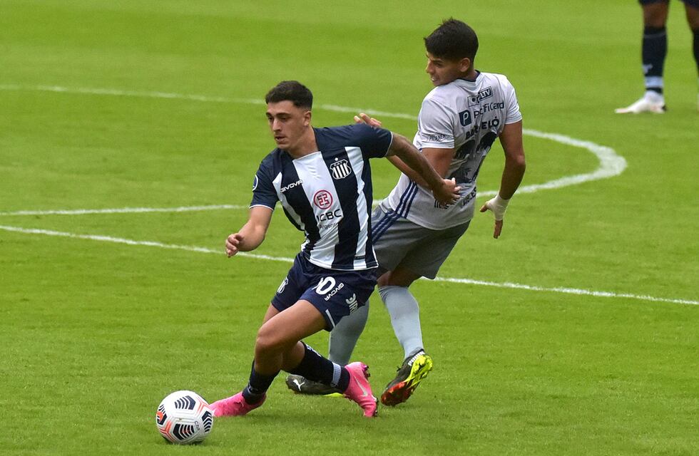 Mientras Talleres espera por refuerzos, Joel Soñora se va a Banfield