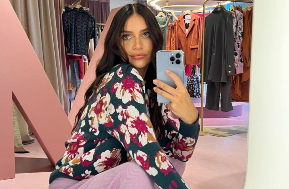 Zaira Nara cautivó a sus seguidores con un pantalón oxford y un kimono de plush