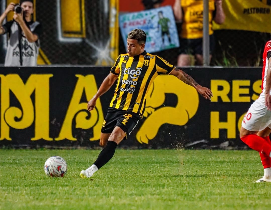 Alcides Benítez, el primero en llegar (prensa Guaraní)