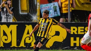 Alcides Benítez, el primero en reforzar a Belgrano. Lateral por derecha paraguayo, al que le compran una parte del pase (prensa Guaraní)