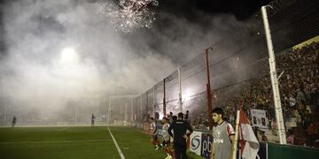 Instituto metió un gran triunfo 2 a 1 ante Nueva Chicago, con todo el apoyo de sus hinchas. (Facundo Luque / La Voz).