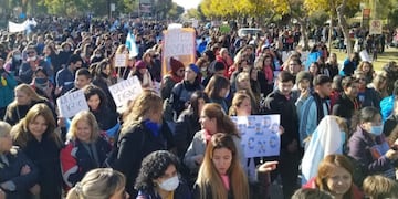 Nuevamente, los docentes de San Juan realizaron huelga y una masiva manifestación contra el Gobierno.