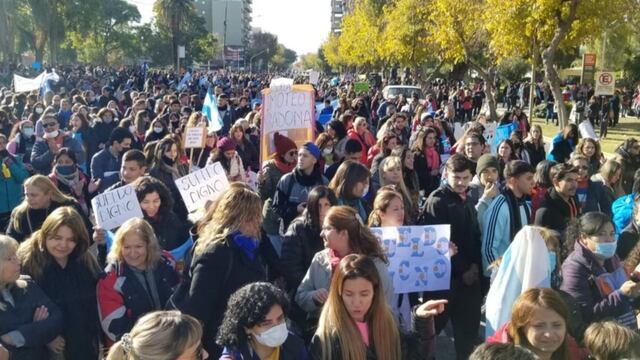 Finalmente, los docentes volvieron a las aulas este jueves 9 de junio.