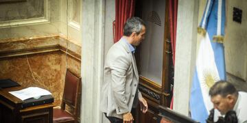 Martín Menem, presidente de la Cámara de Diputados, pasó por la sesión del Senado (Foto: Federico López Claro)