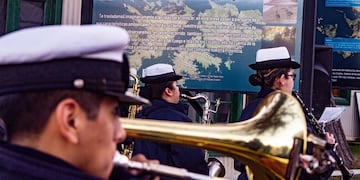 “Caminata por Malvinas, naturalmente argentinas y fueguinas”