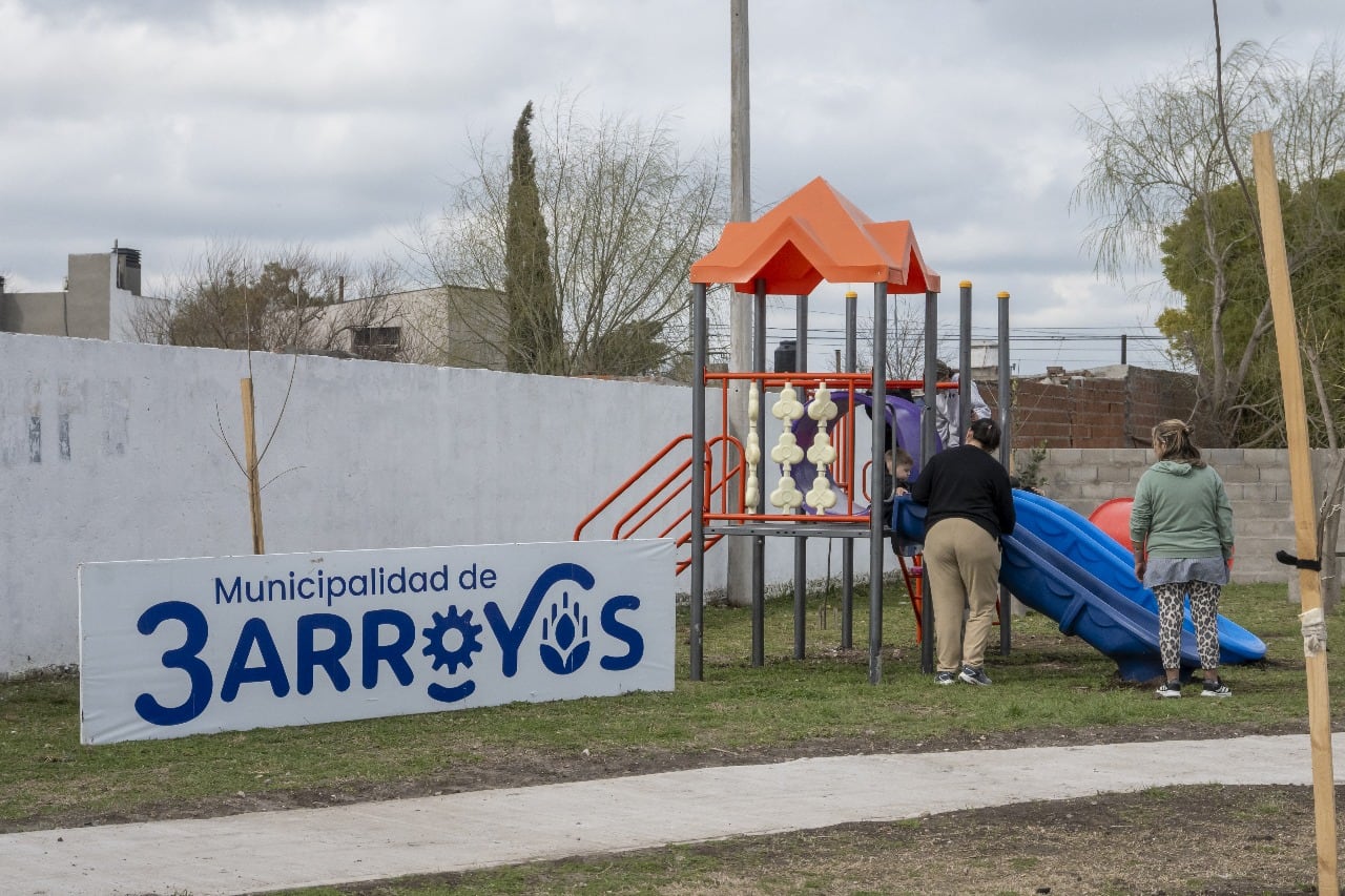 Se inauguró la plaza del barrio Olimpo