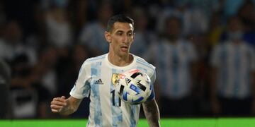 El futbolista de París Saint-Germain (PSG) utilizó la cinta de capitán ante la ausencia de Lionel Messi.