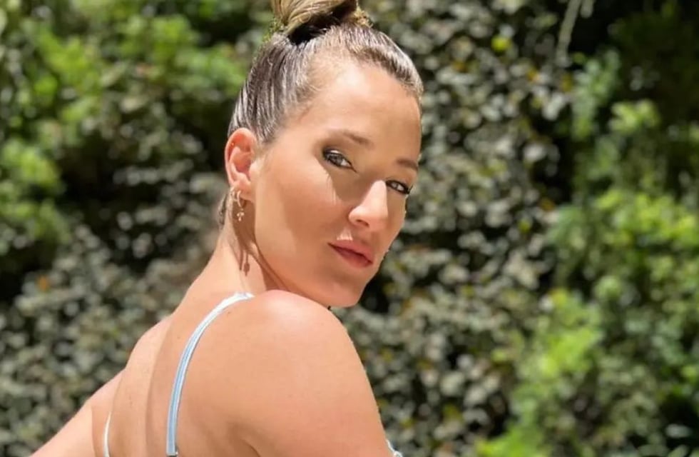 Mica Viciconte posó con la microbikini más buscada de la temporada