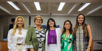 Las concejalas de Rafaela: Carla Boidi, Mabel Fosatti, Alejandra Sagardoy, Valeria Soltermam y María Paz Caruso