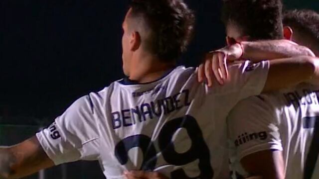 El festejo de Diego Valoyes con Gastón Benavides para la victoria de Talleres en Junín (Imagen de TV)