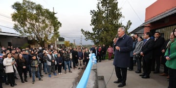 El mandatario encabezó la habilitación de una obra clave para la comunidad y anunció más inversiones en servicios esenciales. “En Tucumán el superávit se traduce en beneficios concretos para la gente”, afirmó.
