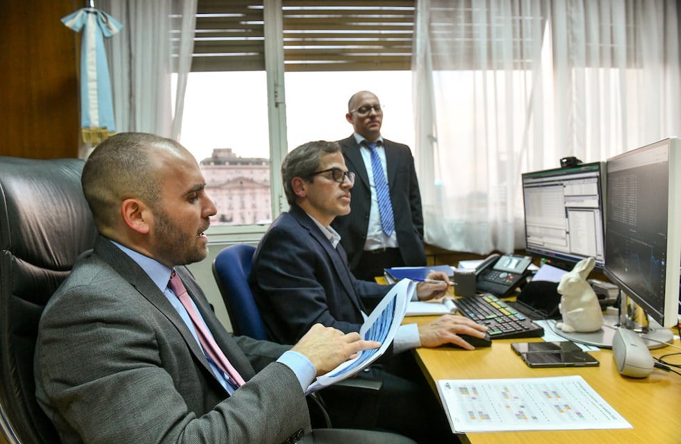 Renunciaron también los secretarios de mayor confianza de Martín Guzmán