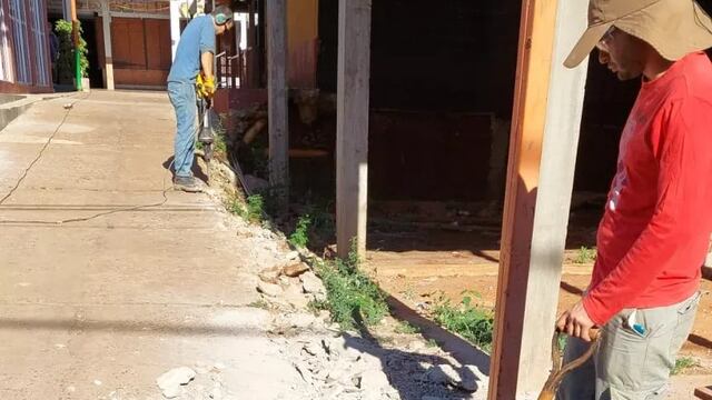 Regularización de conexiones de agua en La Ferinha de Puerto Iguazú.