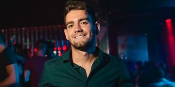 El joven emprende su carrera en el trap y hip hop, siguiendo los pasos en el mundo de la música al igual que su padre.