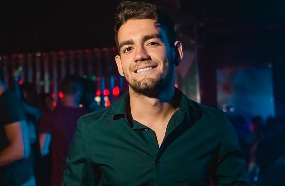 Dos gotas de agua: Ramiro Bueno se puso una campera de Rodrigo y están iguales