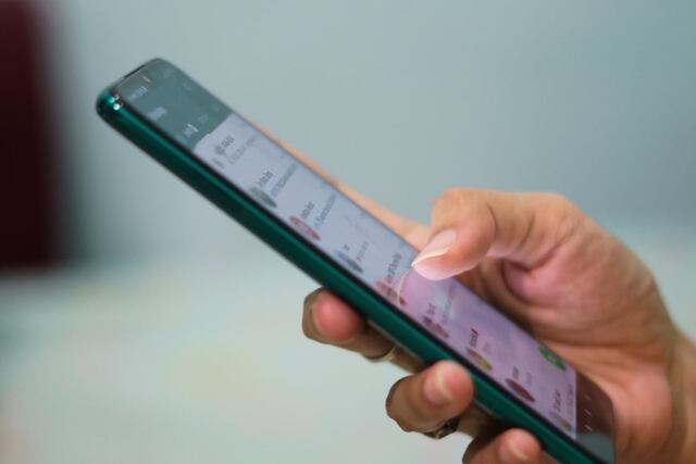 Preocupación en los padres mendocinos por la difusión de un grupo de WhatsApp donde enviaban pornografía infantil