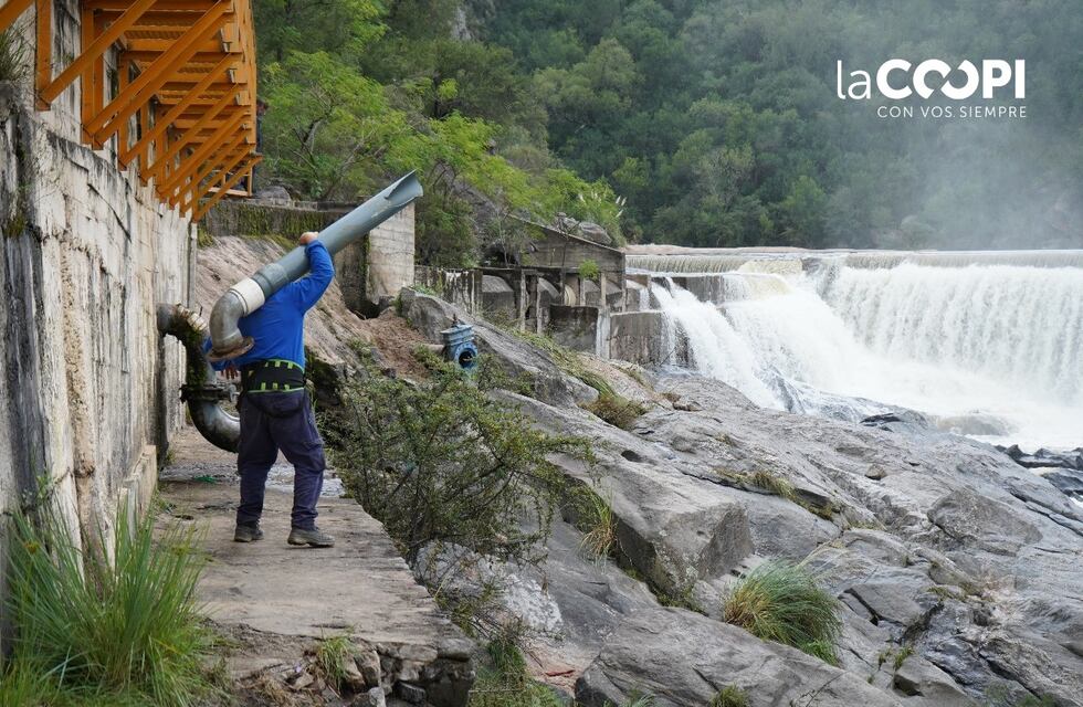 Carlos Paz sin agua: Según comunicó la Coopi, avanzan los trabajos en la toma de Cuesta Blanca