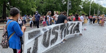 Llegó a La Plata la caravana que salió desde Tandil para pedir Justicia por Jorge Simón