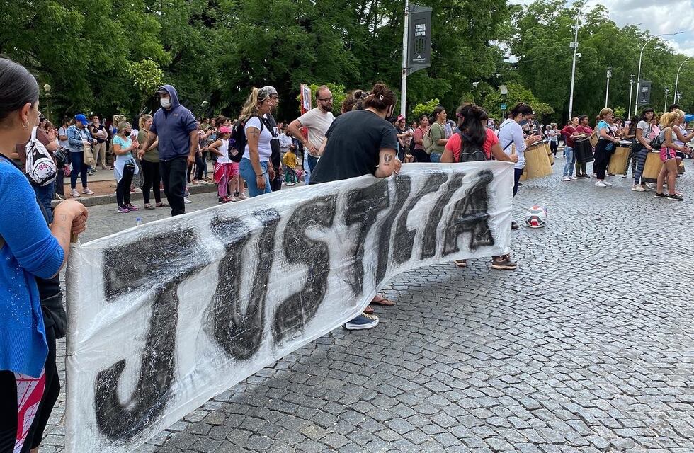 Marchan para pedir por la detención del funcionario municipal de Tandil que atropelló a Jorge Simón
