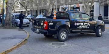 Fuerte operativo policial fuera de los tribunales de Rafaela por la audiencia en donde dieron prisión preventiva al acusado del femicidio de Fabiana Luna