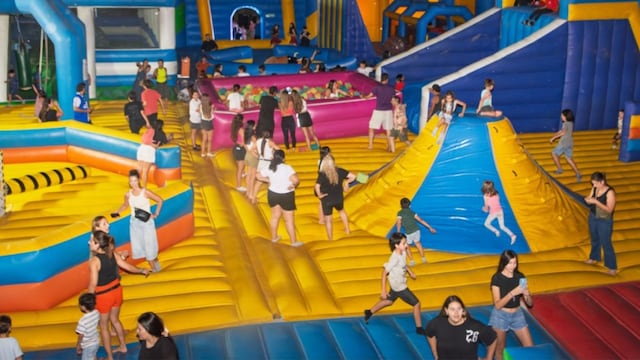 Cómo es el parque inflable que abrió en Córdoba.