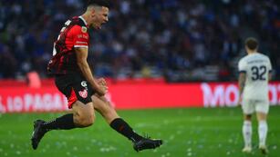 Así se grita un gol en un clásico. Juan Franco le dio el empate a Instituto ante Talleres (Nicolás Bravo / La Voz).