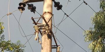 La intensa tormenta afectaron líneas de media tensión en la ciudad.