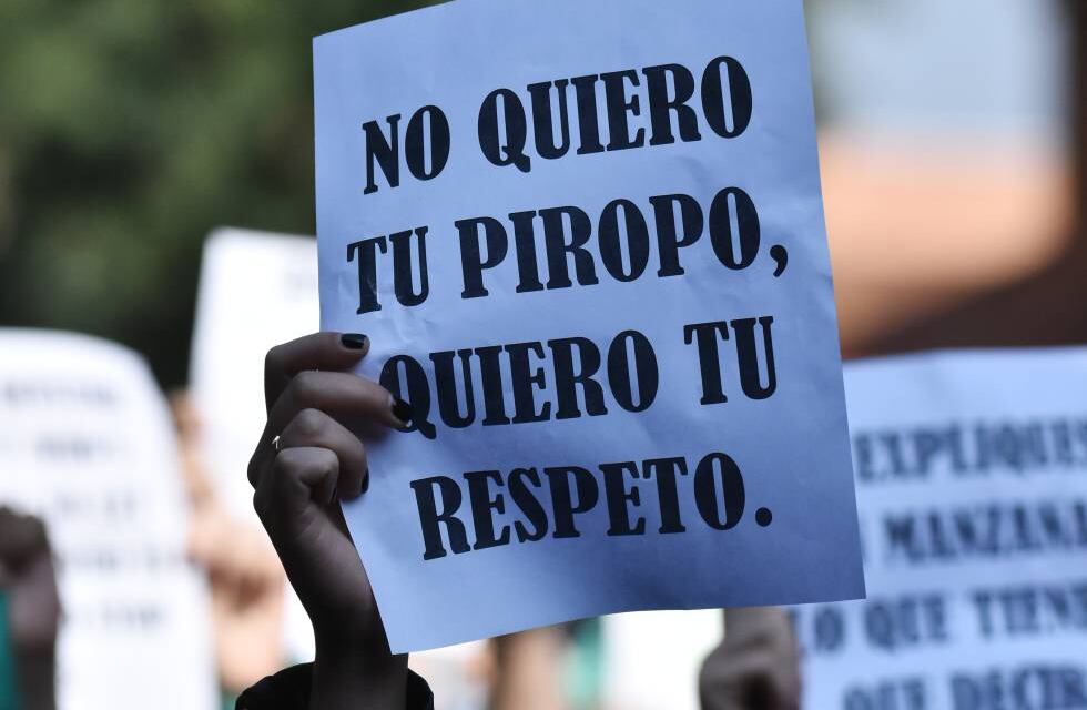 Acoso callejero en Mendoza: cuáles son las conductas sancionables y de cuánto son las multas