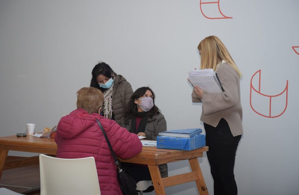 El Municipio de Arroyito gestiona 50 escrituras para las familias