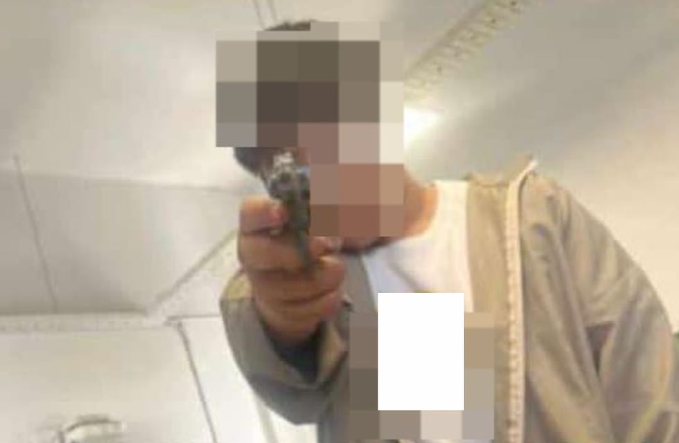 Consternación en un colegio de Córdoba: un estudiante de segundo año llevó un arma