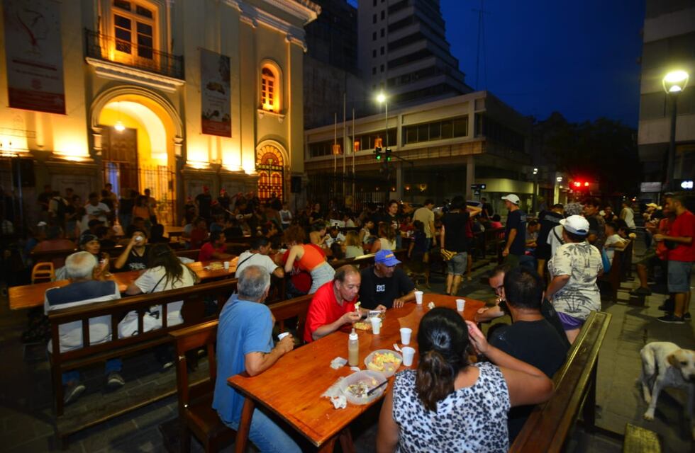 Navidad en Córdoba: hubo cenas solidarias para que todos pudiesen celebrar las fiestas