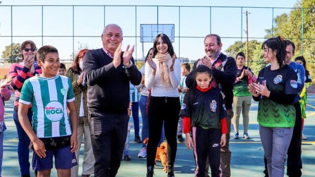Reacondicionan un espacio deportivo en Gobernador Roca.
