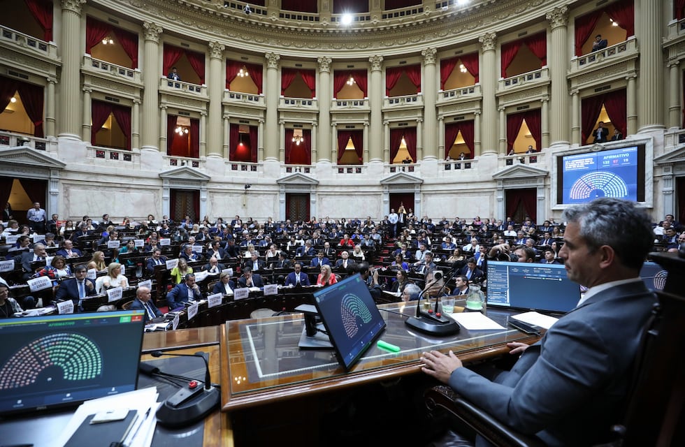 Presentaron un amparo contra el DNU que reforma la SIDE