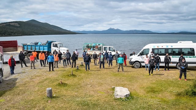 Los Municipios de Tolhuin y Río Grande realizaron tareas de limpiezas de las zonas mas utilizadas del Lago Yehuin.