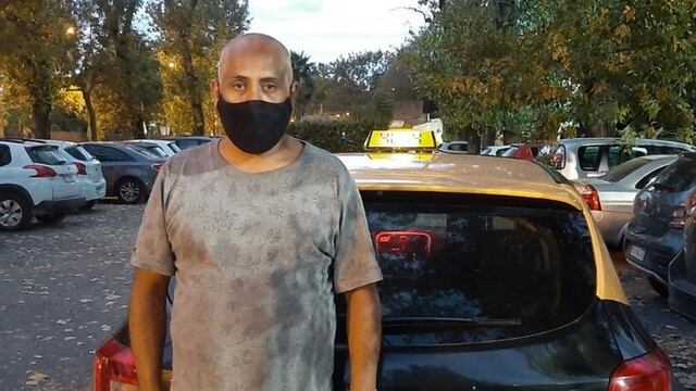 Gustavo Beatriz, el taxista que se desnudó frente a una periodista