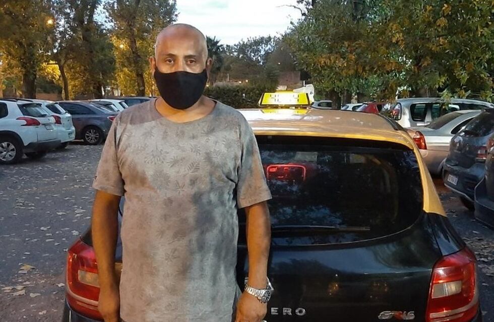 Imputaron por exhibiciones obscenas al taxista desnudista