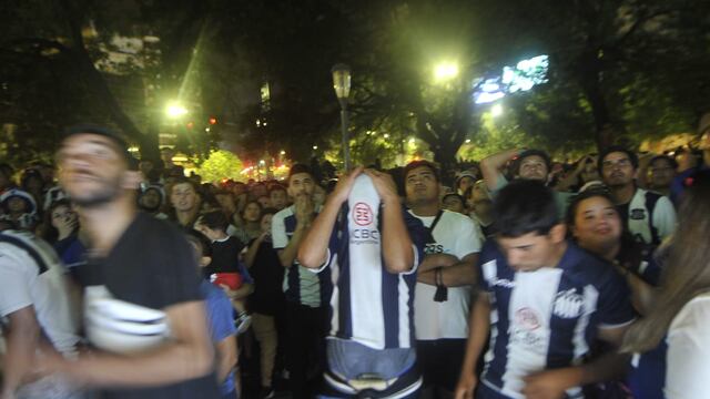 Desazón hinchas de Talleres, tras la final de la Copa Argentina. (Javier Ferreyra)